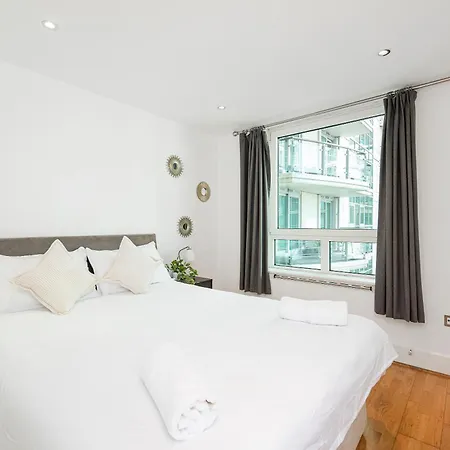 Апартаменты Compact 2 Bed Good Transport Links Лондон Экстерьер фото