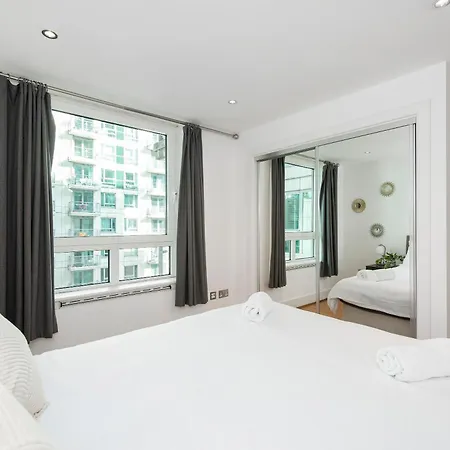Апартаменты Compact 2 Bed Good Transport Links Лондон Экстерьер фото