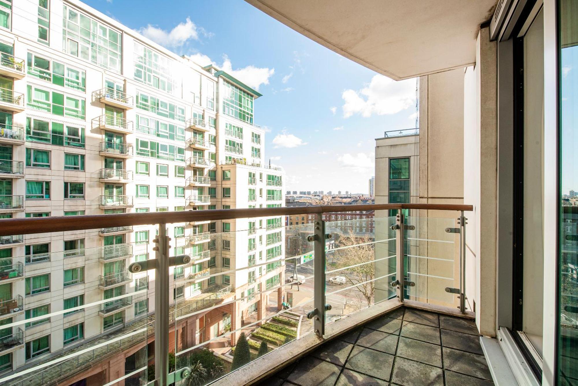 Апартаменты Compact 2 Bed Good Transport Links Лондон