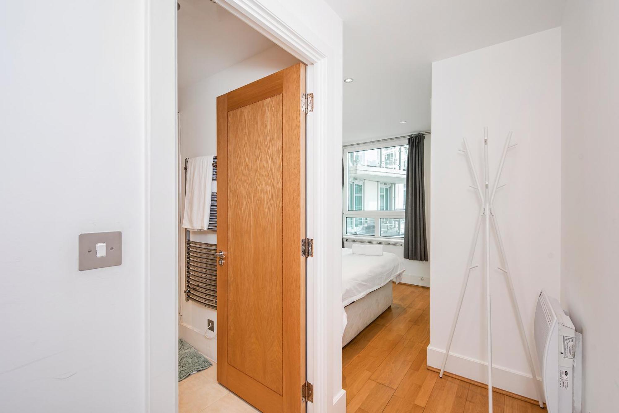 Compact 2 Bed Good Transport Links Апартаменты *