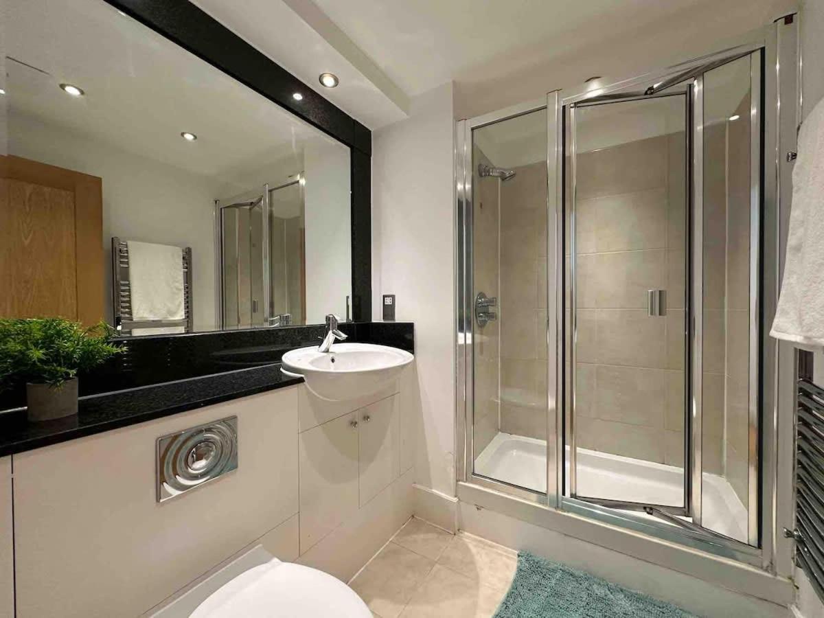 Compact 2 Bed Good Transport Links Appartement